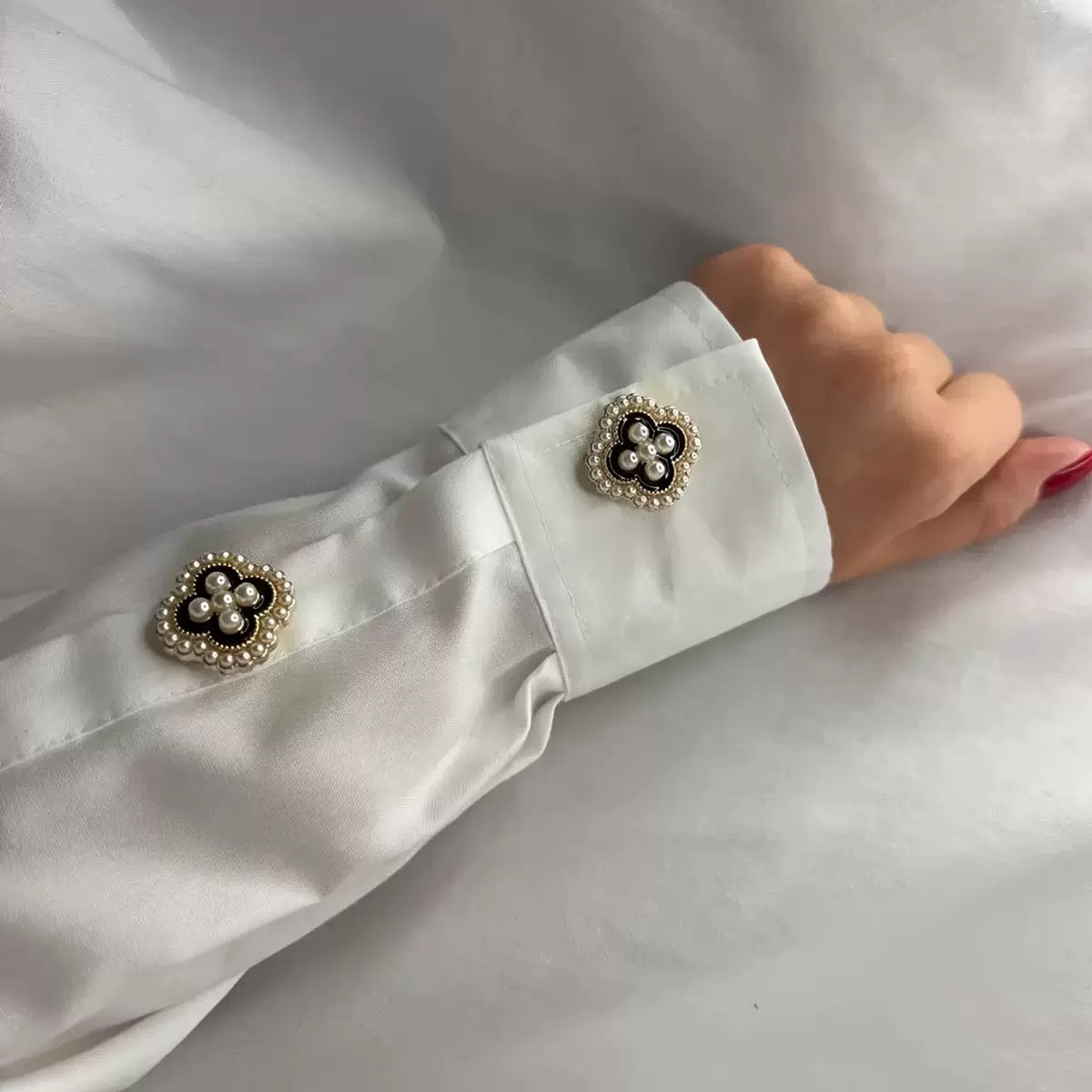 Pearl Clover Button Cover Set